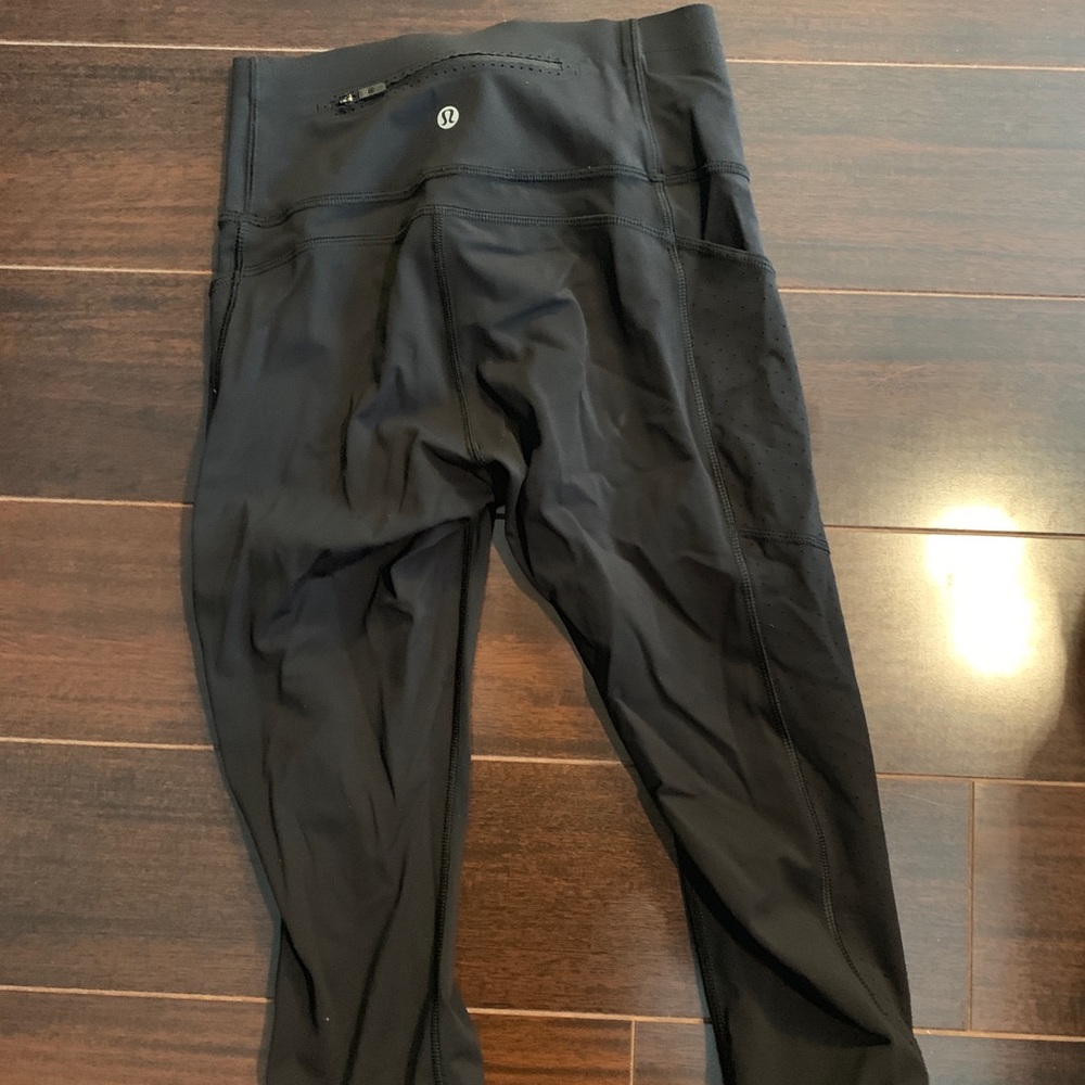 Lululemon running crop